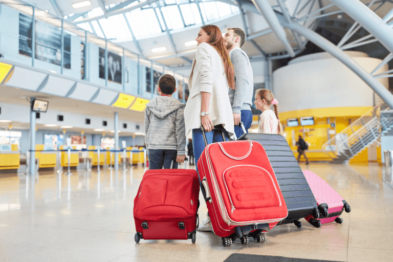How Much Luggage Can I Take on International Flight – 2023 Guide