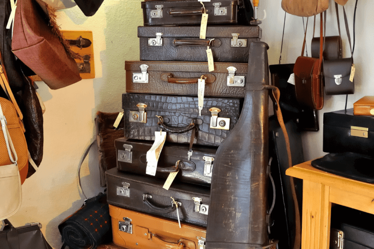 How to Store Luggage in a Proper Way?