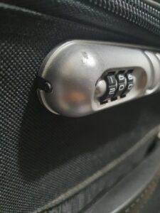 How to reset Luggage lock