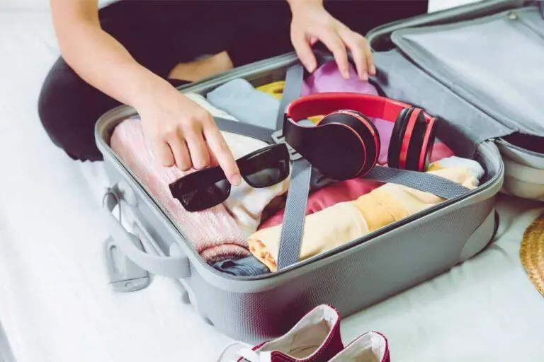 How To Pack A Suitcase To Maximize Space 