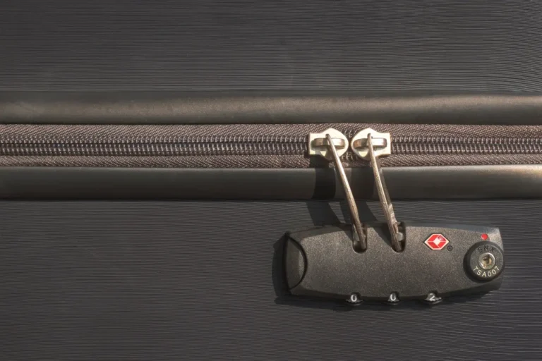Luggage Zippers – A Complete Guide